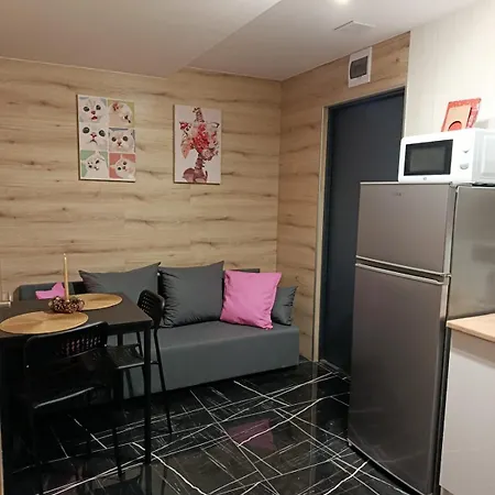 Dwupokojowe Mieszkanie W Lomiankach Апартаменти Ломянкі
